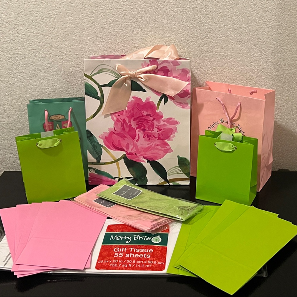 AKA Floral and Green Gift Bags Set